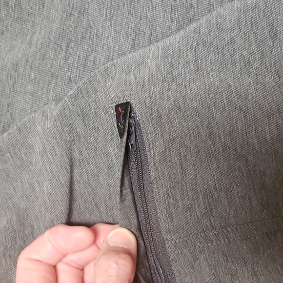 Greg Norman Charcoal Gray Shorts size 40 NWT - Picture 5 of 8